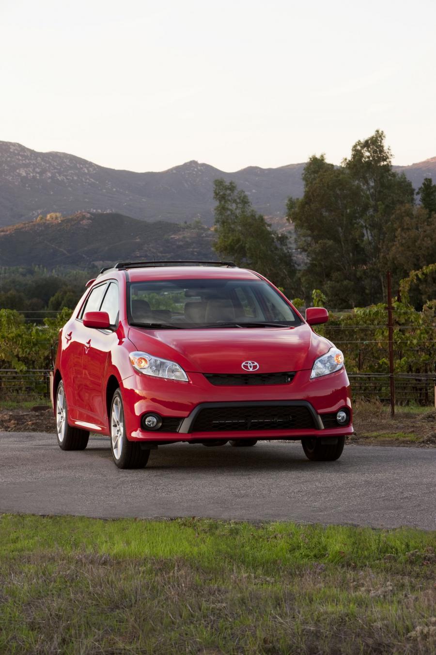  Toyota Matrix 2011 года  (фото 30 из 38)